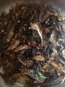 Photo showing fried sardines and anchovies